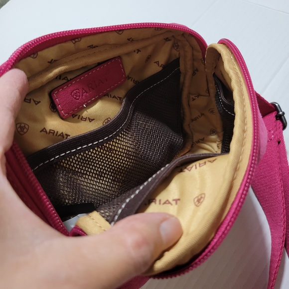 Ariat Hot Pink Belt Bag Genuine Leather with Embroidered Design - Picture 12 of 15